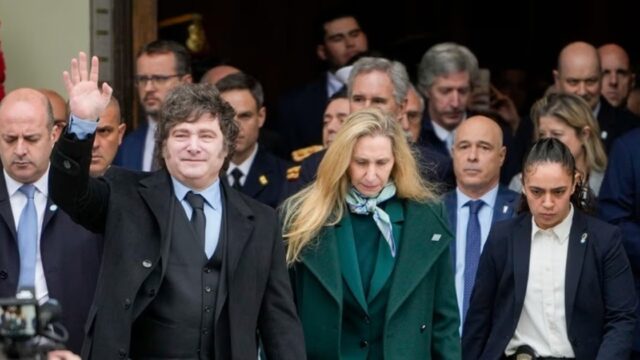 Milei reunió a todo su Gabinete en el debut de Santilli como jefe de Ministros