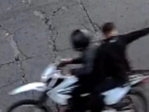 Motochorros armados le robaron $500.000 a un cobrador en Chimbas