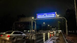 San Juan homenajeó a la Selección Argentina con carteles en Circunvalación