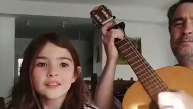 Un payador y su hija emocionan con una canción para la Selección
