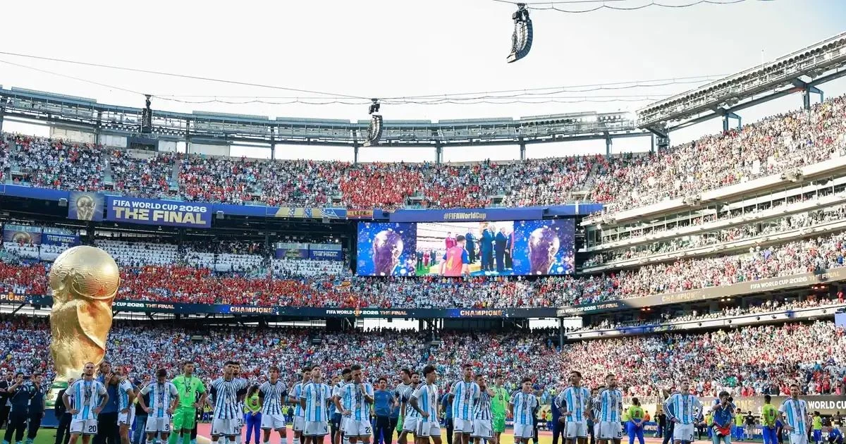Un senador libertario viajó a EEUU para ver la final del Mundial