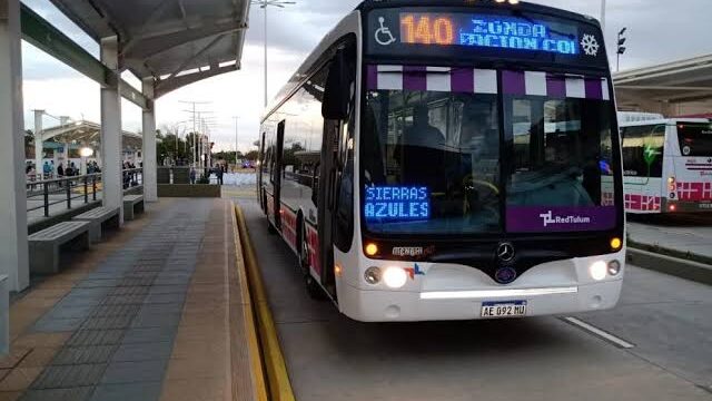 Gobierno de San Juan niega deudas con empresas de transporte
