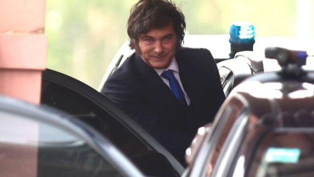 Milei reunió al bloque libertario para relanzar la agenda legislativa tras la salida de Adorni