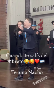 Un alumno sorprendió en un acto por el 9 de Julio al improvisar un apasionado aliento para la Selección argentina