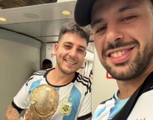 “Nos gritaban ‘chau, Messi’”: el relato del sanjuanino que se tuvo que fumar el festejo español