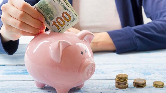 Argentinos compran récord de dólares en julio