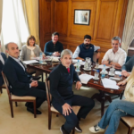 Gobierno reúne a mesa política y Santilli recibe a gobernadores