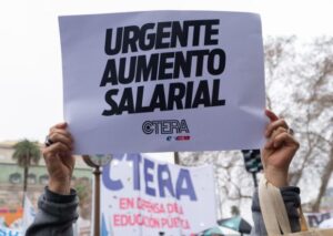 Gobierno y CTERA difieren sobre el acatamiento al paro docente nacional