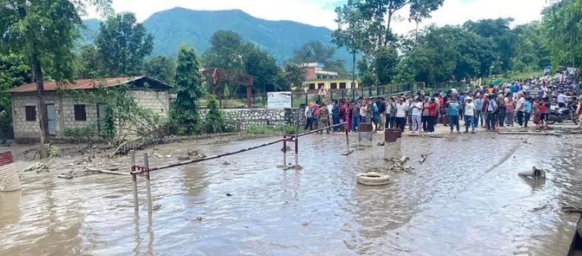 Inundaciones en Nepal dejan 332 muertos y 1400 desaparecidos