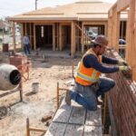 La construcción bajó 4,1% en junio pero acumula suba en el semestre