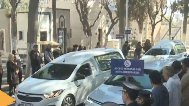 Los cuatro fallecidos en el accidente aéreo de Valle Fértil llegaron al Cementerio de la Capital