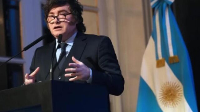 Milei confirma su reelección en 2027 y critica a gobiernos anteriores