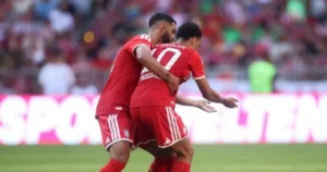 Musiala desmaya en partido y preocupa