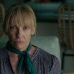 Netflix suma a su catálogo un policial con Toni Collette basado en una novela
