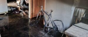 Nietos jugando con fuego provocaron un incendio que arrasó una casa en Chimbas