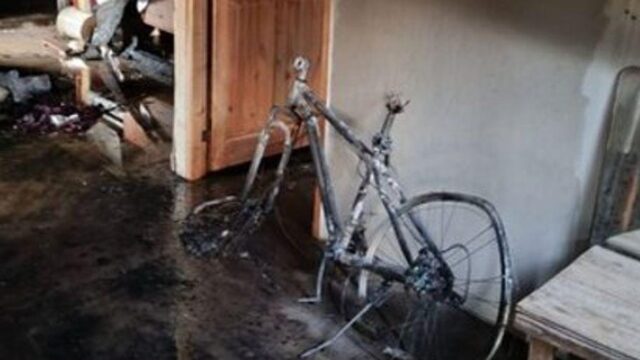 Nietos jugando con fuego provocaron un incendio que arrasó una casa en Chimbas