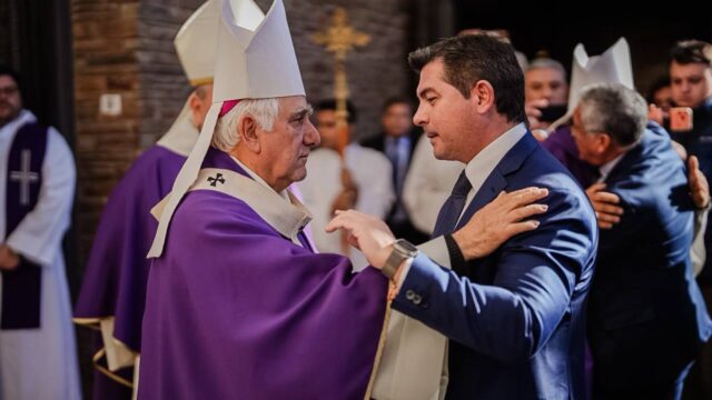 Orrego acompañó a las familias de las víctimas del avión caído en Valle Fértil
