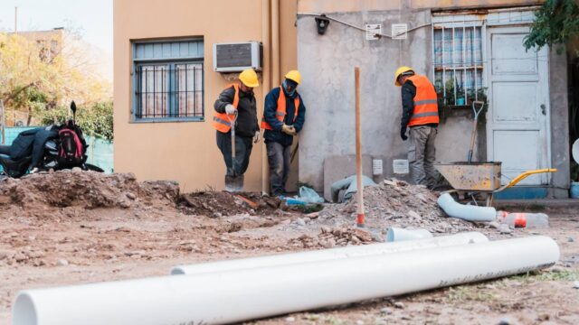 Rawson financia con fondos propios la red cloacal del Barrio SUTIAGYF