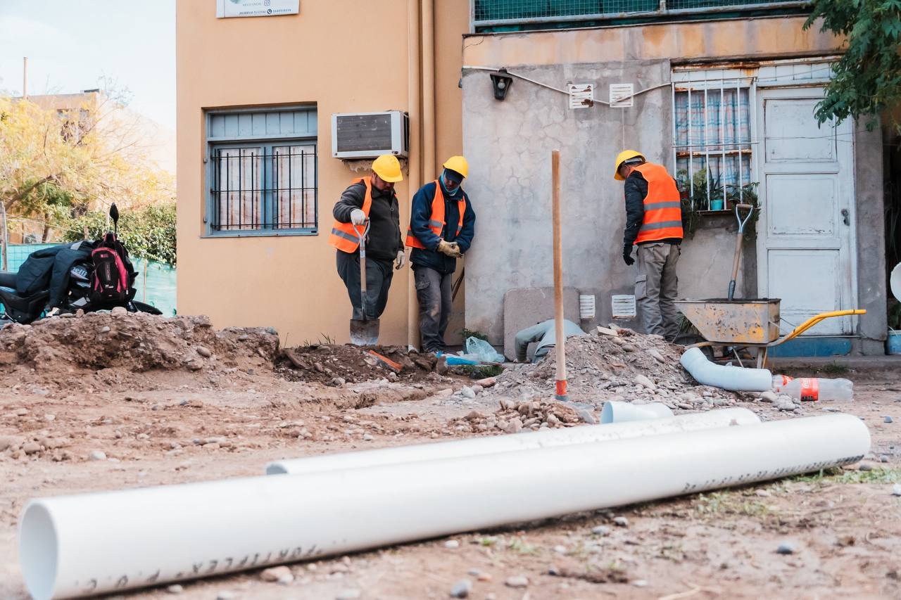 Rawson financia con fondos propios la red cloacal del Barrio SUTIAGYF