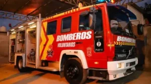 Rescatan a una familia atrapada por un incendio en Rawson