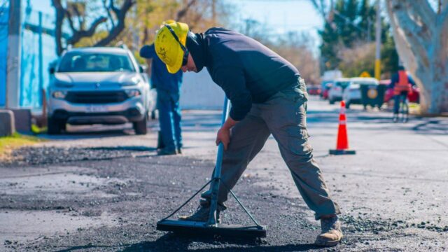 Rivadavia repavimenta calle Reconquista en casi un kilómetro