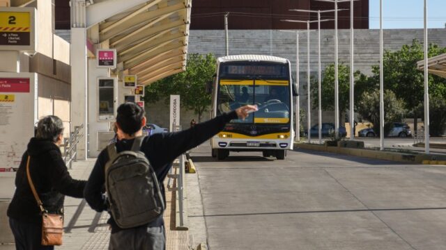 Se levantó el paro de colectivos y el transporte funciona normal