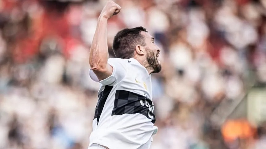 Tim Payne marcó un golazo en su debut con Olimpia de Paraguay