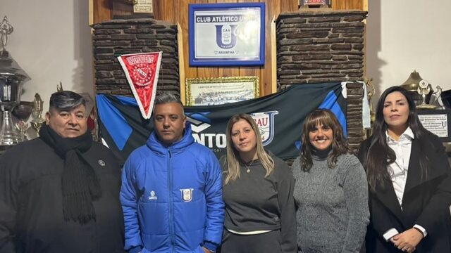 Unión desmintió la renuncia de Algañaraz y admitió deuda con el plantel