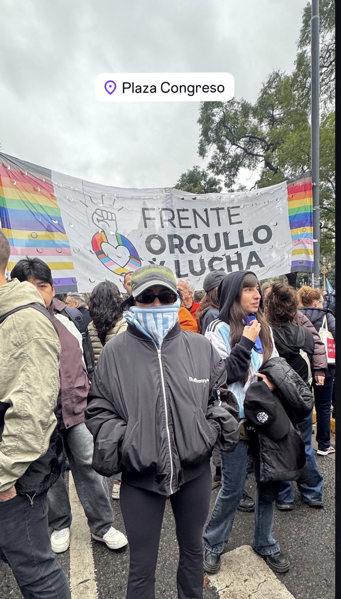 Lali Espósito participó de la marcha frente al Congreso durante el debate por la Ley de Tierras