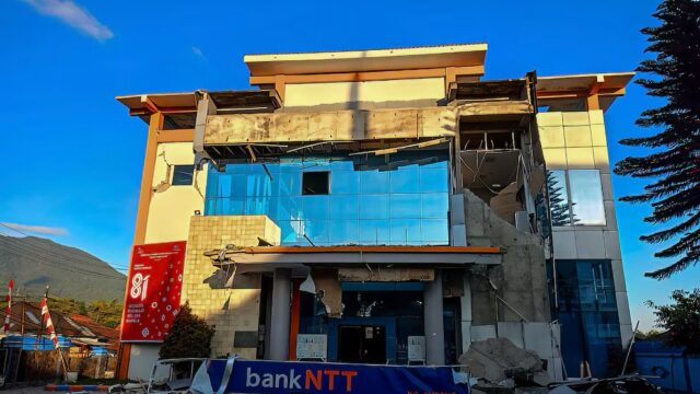 Terremoto de magnitud 7,7 sacudió Indonesia: hay al menos 20 muertos y miles de evacuados