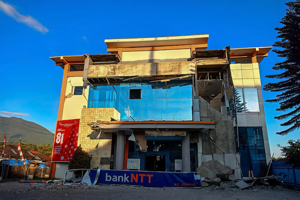 Terremoto de magnitud 7,7 sacudió Indonesia: hay al menos 20 muertos y miles de evacuados