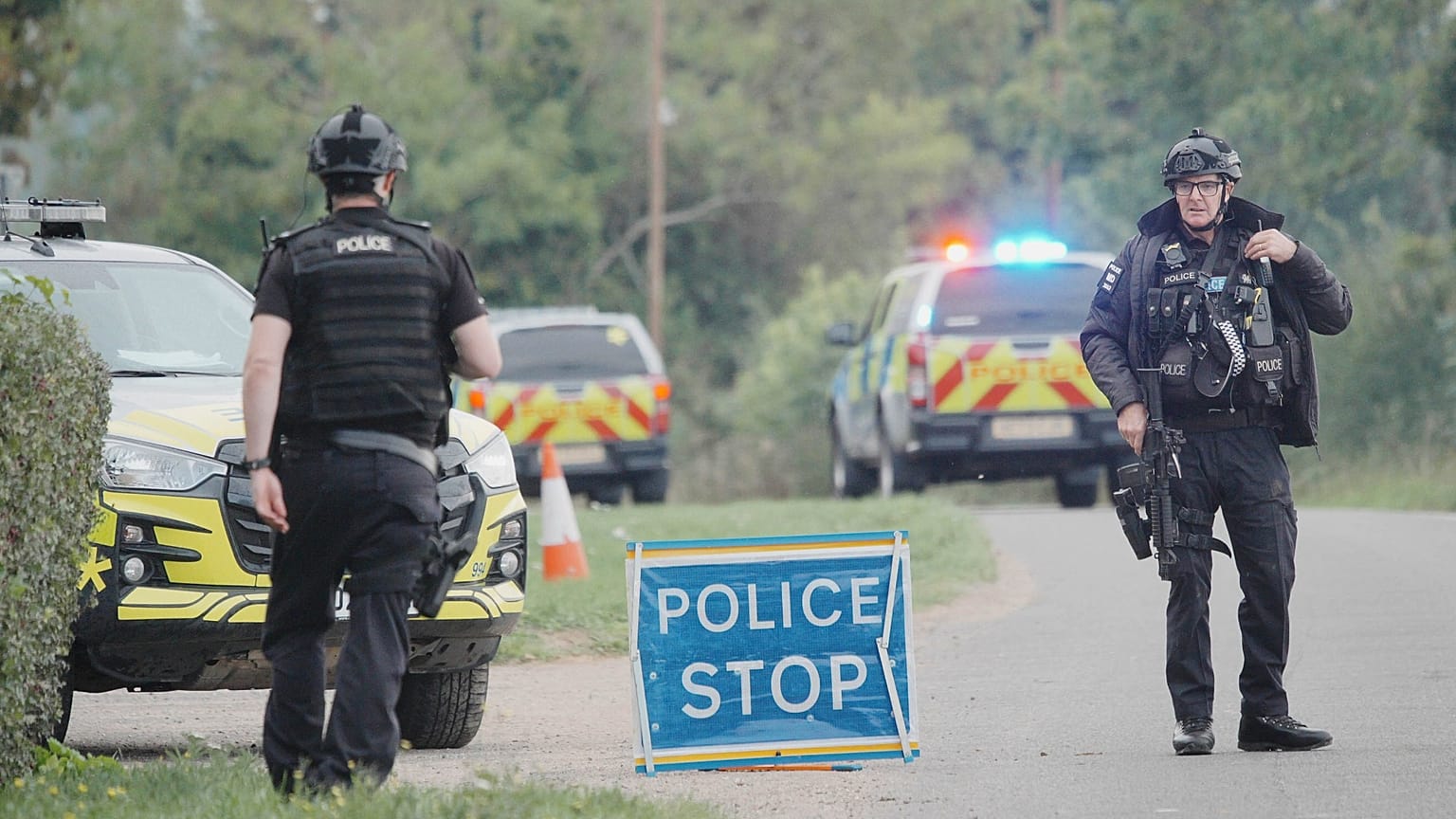 Cinco británicos fueron detenidos cerca de una base usada por EE.UU. en Inglaterra y se investiga un posible vínculo con Irán