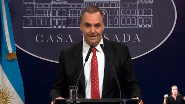 Manuel Adorni presentó ante la Justicia su descargo para justificar su patrimonio