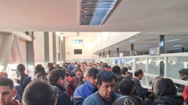 Camioneros denuncian demoras en el Paso Cristo Redentor