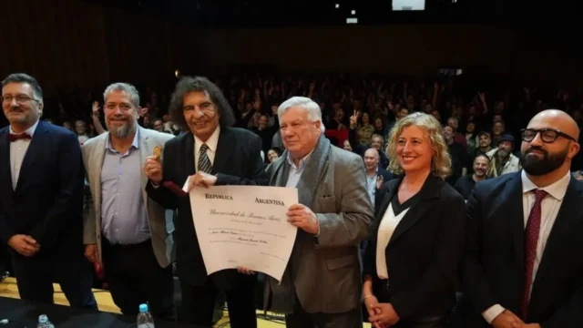 Dolina recibió doctorado honoris causa en la UBA