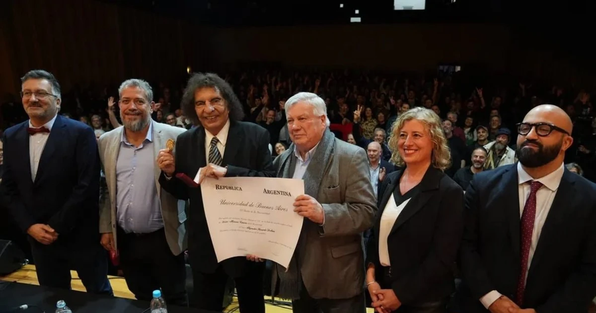 Dolina recibió doctorado honoris causa en la UBA