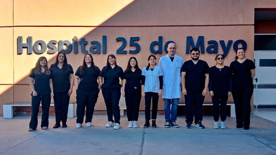 Hospital 25 de Mayo realiza primera ablación de córneas