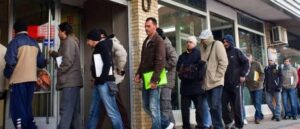 IDEA niega desempleo estructural y advierte sobre informalidad