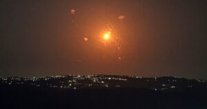 Irán ataca 20 embarcaciones cerca de Ormuz