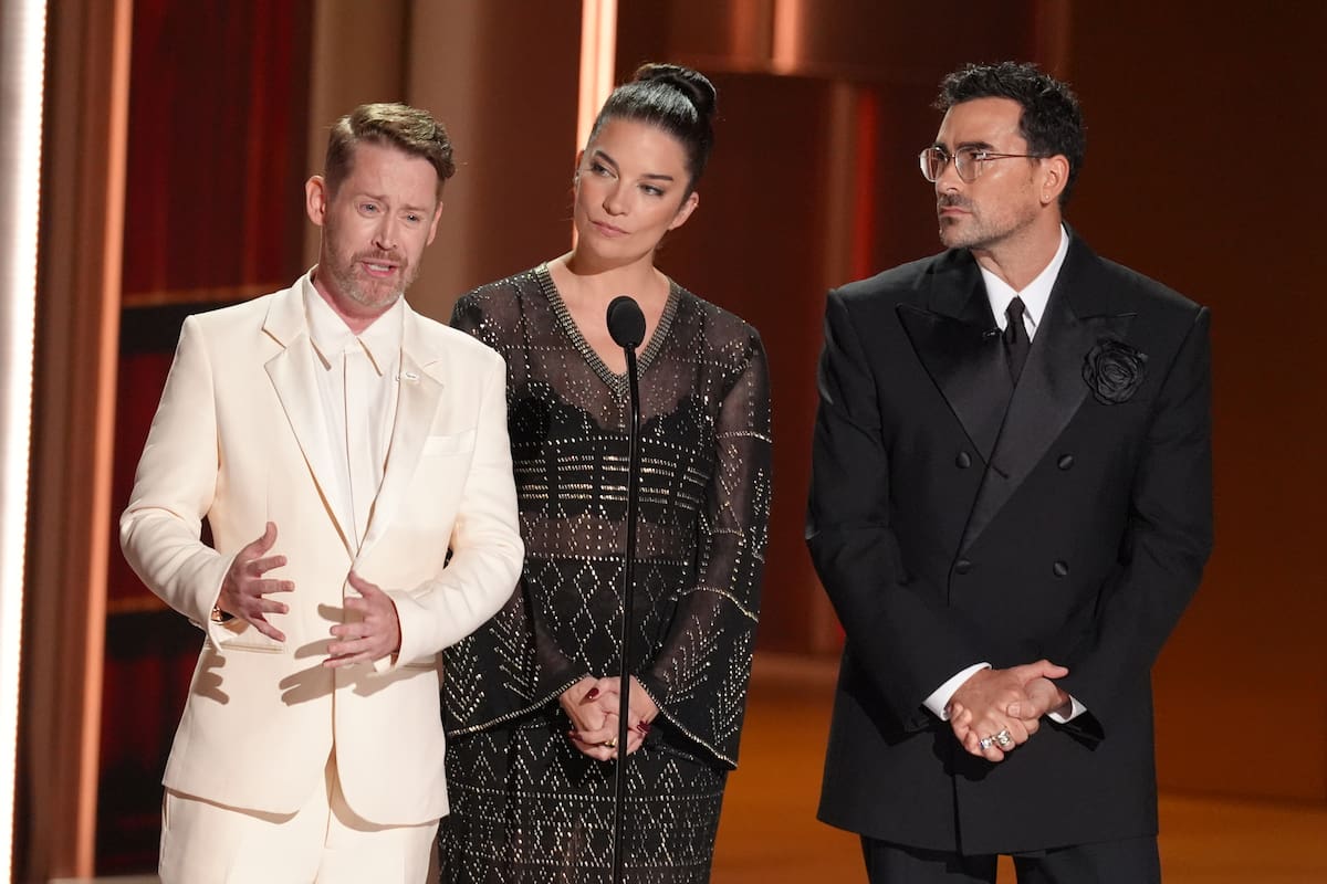 Macaulay Culkin rinde homenaje a Catherine O’Hara en los Emmy