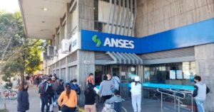 Milei redujo 72 mil empleos públicos