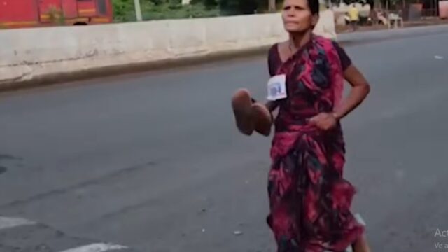 Mujer corre descalza para ganar premio por la educación de sus hijas