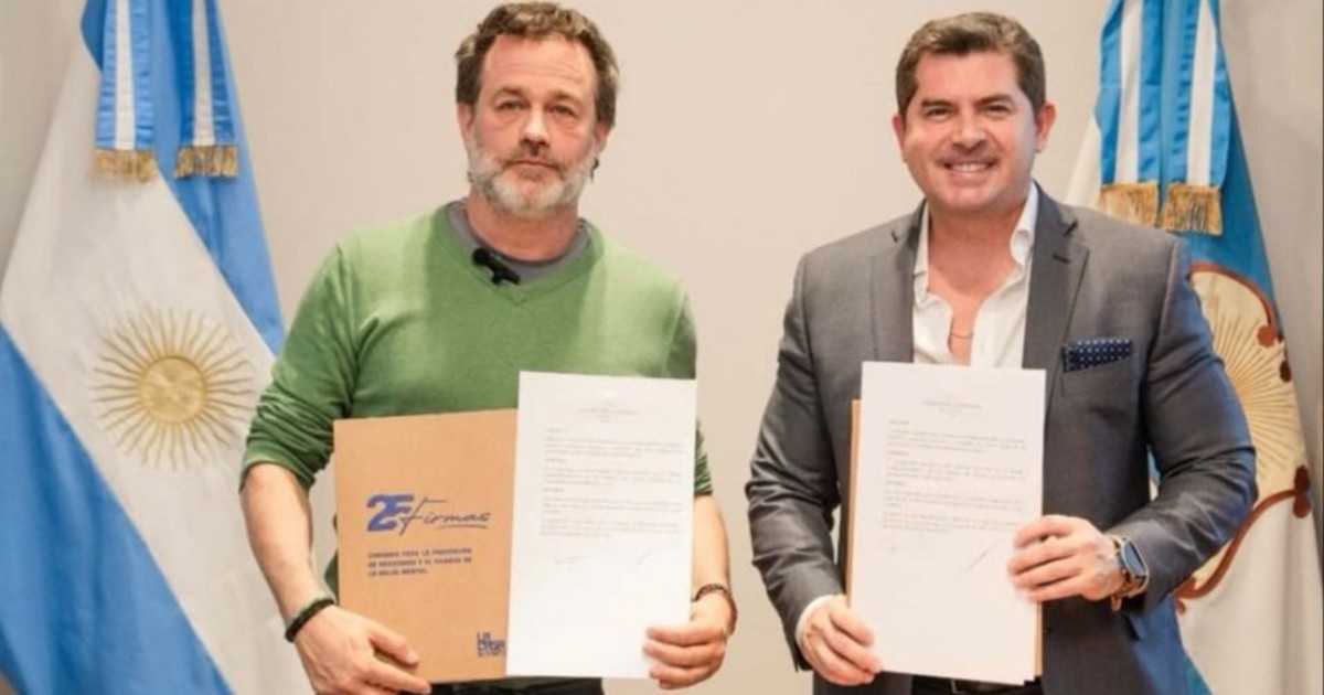 Orrego firma convenio para prevención de consumos problemáticos