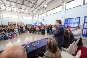 Orrego inaugura ampliación de escuela en Difunta Correa