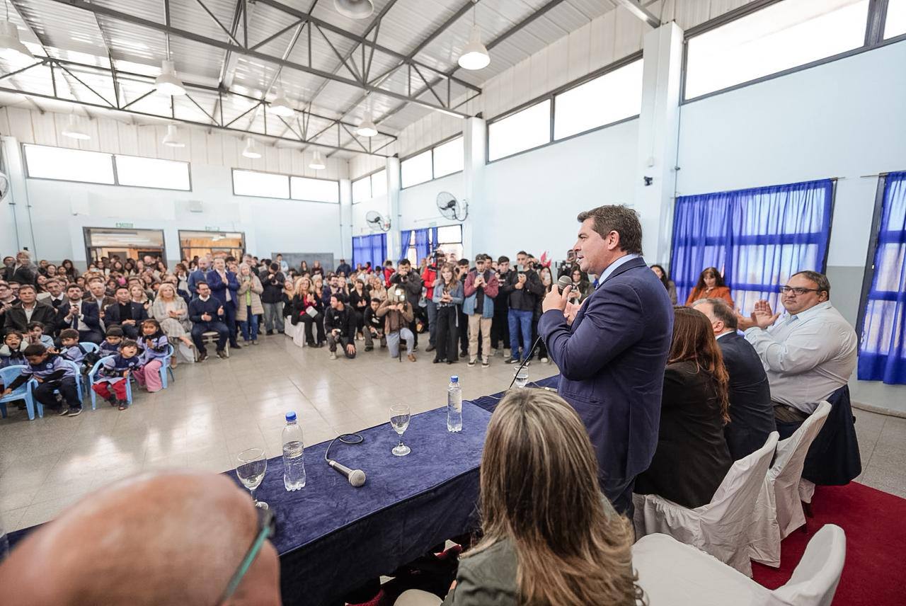Orrego inaugura ampliación de escuela en Difunta Correa