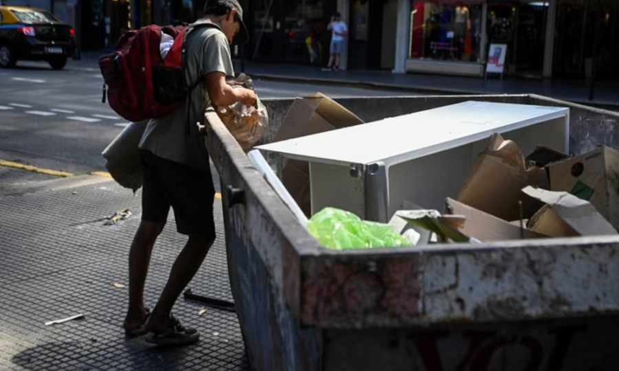 Pobreza en Argentina alcanzó el 32,3% en primer semestre de 2026