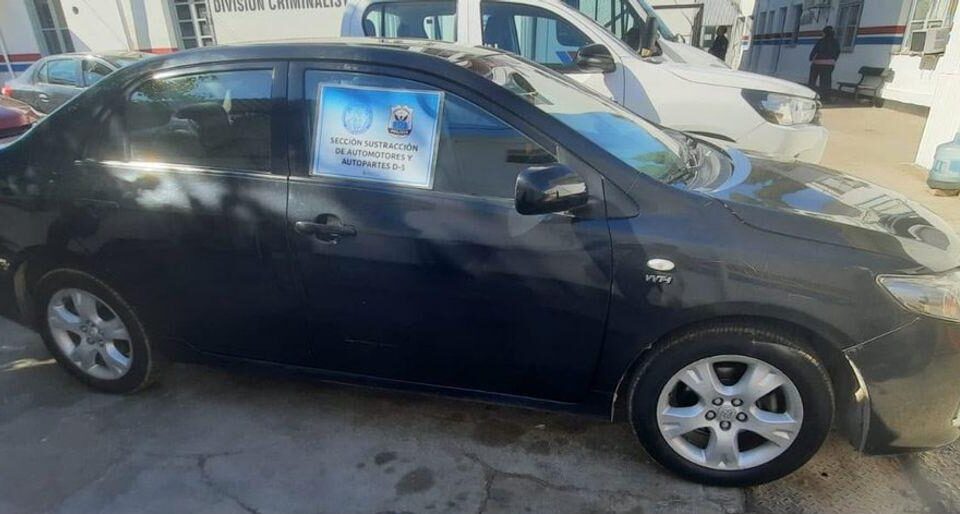 Secuestran un Toyota Corolla robado en Mendoza