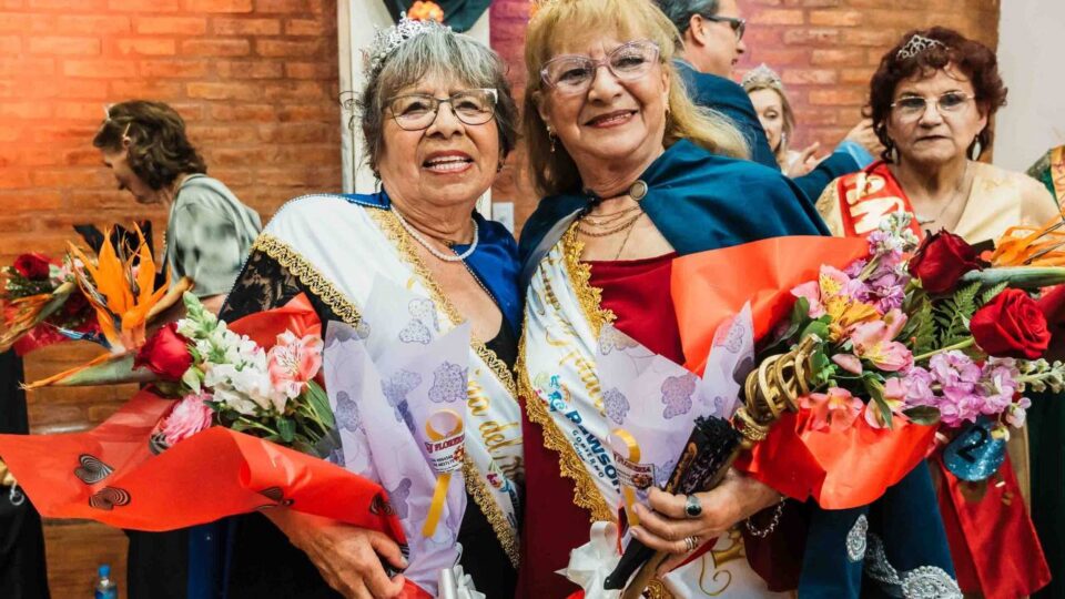 Susana Castro es coronada reina del adulto mayor en Rawson