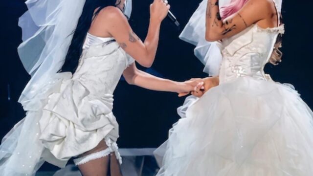 Tini Stoessel y Lali Espósito sorprendieron en River vestidas de novia y cantaron juntas