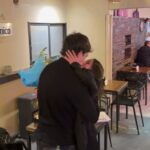 Milanesa, flores y una propuesta de amor: el romántico momento sanjuanino que se volvió viral